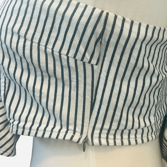 Striped One-Shoulder Ruffle Crop Top - Picture 7 of 10